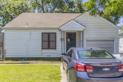 1213 Pine St, Grand Prairie, TX 75050