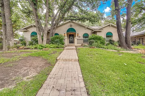 2303 Shadydale Dr, Arlington, TX 76012