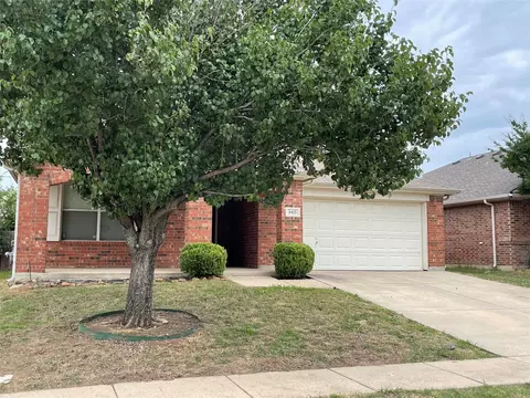 8413 Prairie Fire Dr, Fort Worth, TX 76131