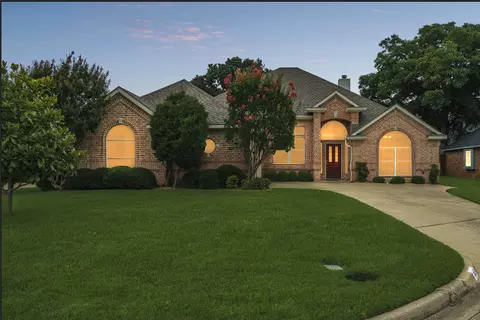 12 Equestrian Ct, Mansfield, TX 76063
