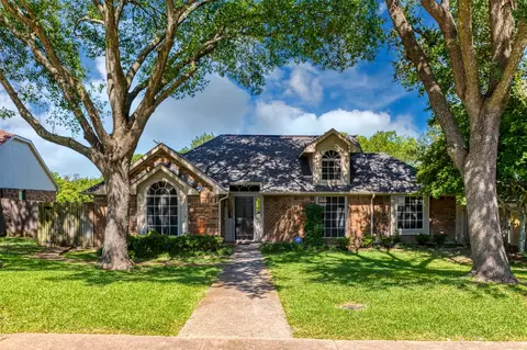 112 Wildwood Dr, Desoto, TX 75115