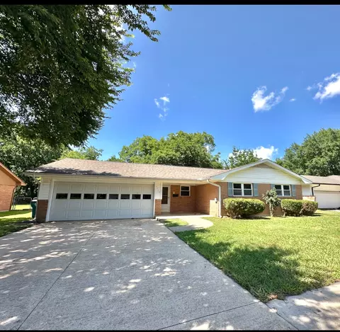 1715 Morningside Dr, Gainesville, TX 76240
