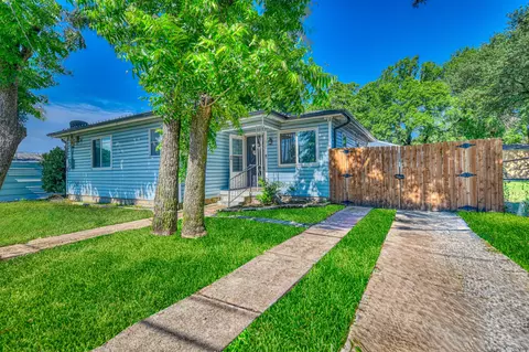 517 Pleasant Oaks Dr, Dallas, TX 75217