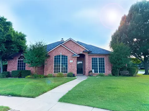 504 Amanda Ct, Burleson, TX 76028
