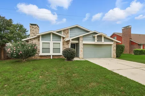 3217 Redwood St, Bedford, TX 76021