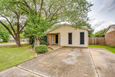 7228 Wayfarer Trl, Fort Worth, TX 76137