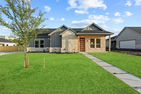 1218 Gannon Ln, Desoto, TX 75115