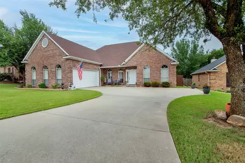 3113 Preston Club Dr, Sherman, TX 75092