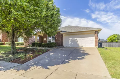 8128 Guadalupe Rd, Arlington, TX 76002