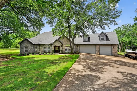 688 Lazy Acres Cir, Pottsboro, TX 75076