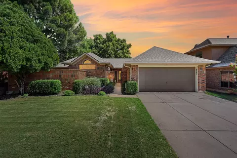 4009 Bradley Ln, Arlington, TX 76017