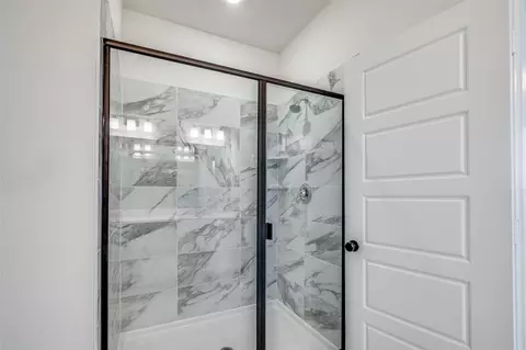 Bath - 340 Fallbrook Dr, Aledo, TX 76008 photo 1 of 4