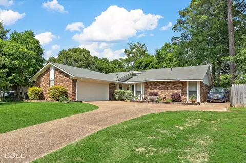 8517 Woodhill Ln, Haughton, LA 71037