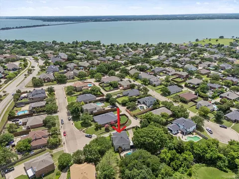 1045 Hillcrest Cir, Rockwall, TX 75087