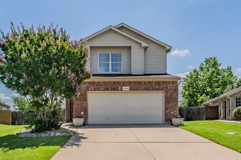 6204 Geneva Ln, Fort Worth, TX 76131