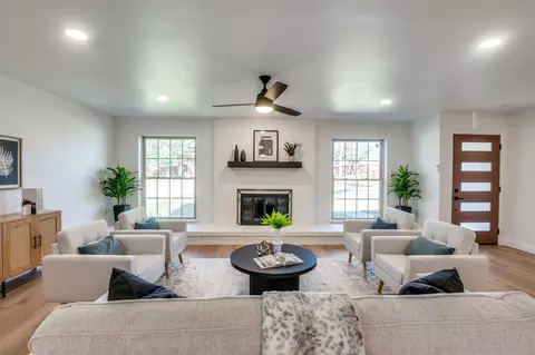 2028 Casa Loma Ct, Grapevine, TX 76051