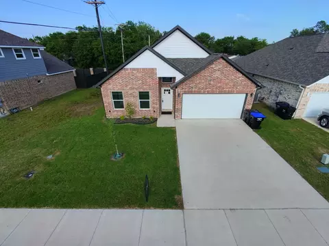 115 Hesed St, Greenville, TX 75402