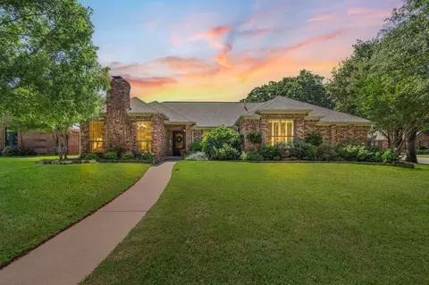 3502 Edgehill St, Grapevine, TX 76051
