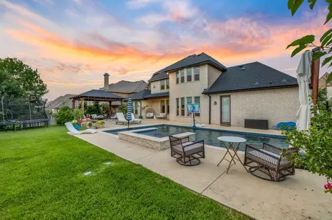 204 Old Grove Rd, Colleyville, TX 76034
