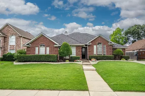 8124 Vine Wood Dr, North Richland Hills, TX 76182