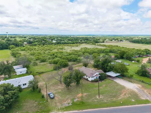 1101 W Hall St, Bangs, TX 76823