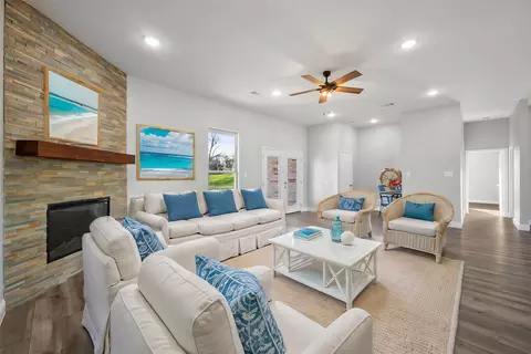 738 SE County Road 3122, Corsicana, TX 75109