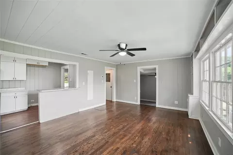 Living - 208 Grace Ln, Terrell, TX 75160 photo 6 of 8