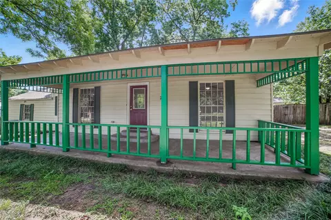 Exterior - 208 Grace Ln, Terrell, TX 75160 photo 2 of 4