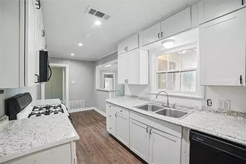 Kitchen - 208 Grace Ln, Terrell, TX 75160 photo 1 of 1