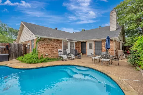 3909 Commonwealth Dr, Flower Mound, TX 75028