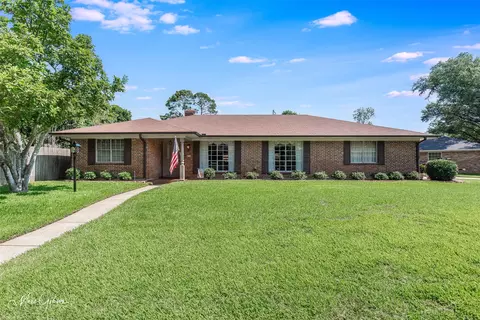 6214 Gaylyn Dr, Shreveport, LA 71105