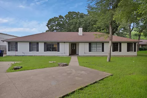 752 Moore Rd, Mansfield, TX 76063