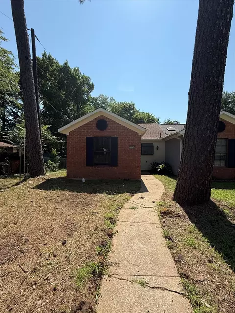 2215 Creswell Ave, Shreveport, LA 71104