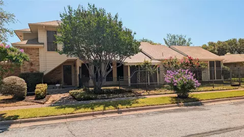 1400 Boardwalk St, Arlington, TX 76011