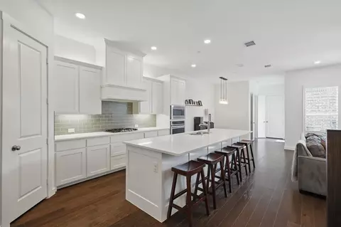 8740 Ice House Dr, North Richland Hills, TX 76180