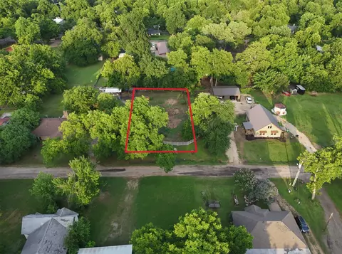 214 Denton St, Roxton, TX 75477