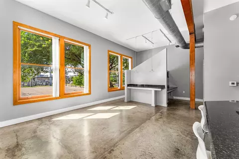 2502 Live Oak St #111, Dallas, TX 75204