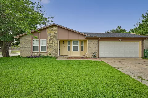 914 Highcrest Dr, Arlington, TX 76017