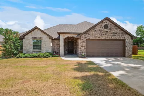 1008 N Main St, Tioga, TX 76271