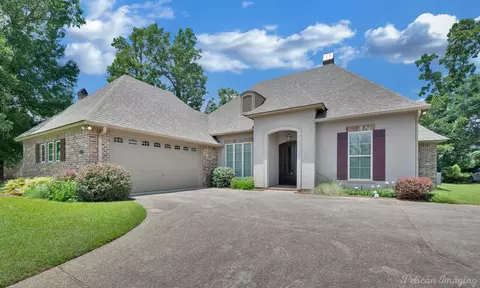 10068 St Bernard Dr, Shreveport, LA 71106