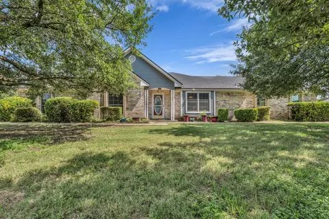 840 Harris Creek Rd, Mcgregor, TX 76657