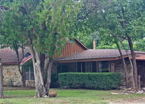 305 Bryan St, Glen Rose, TX 76043