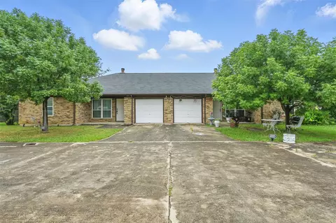 515 Signal Hill Ct S, Fort Worth, TX 76112
