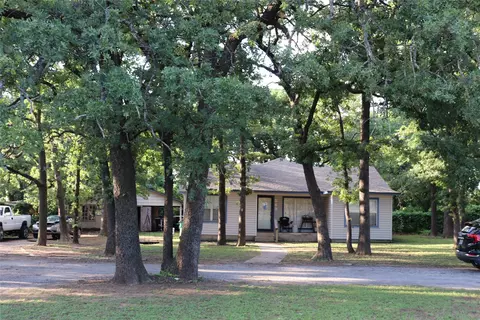 549 Cooper Ln, Joshua, TX 76058
