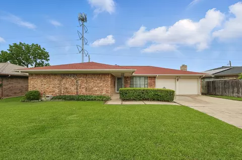 1912 River Bend Rd, Arlington, TX 76014