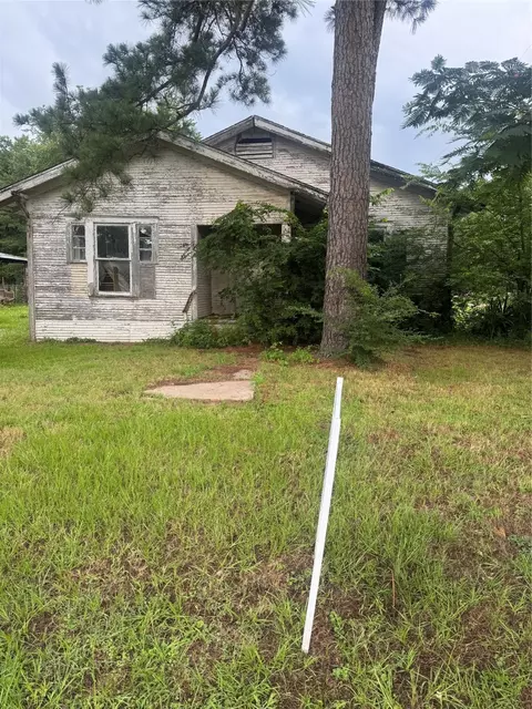 195 1st St NW, Detroit, TX 75436