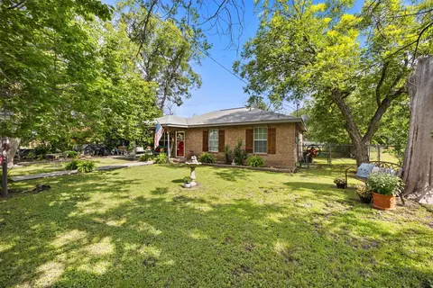 1105 W Storey St, San Saba, TX 76877