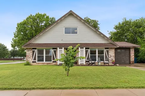 2318 Valleywood Dr, Carrollton, TX 75006