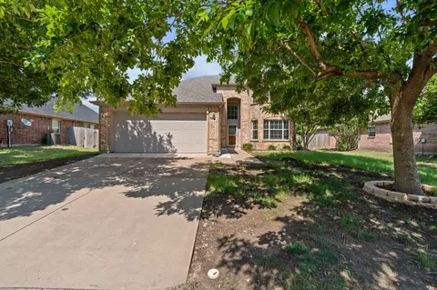 108 Bear Trl, Waxahachie, TX 75165
