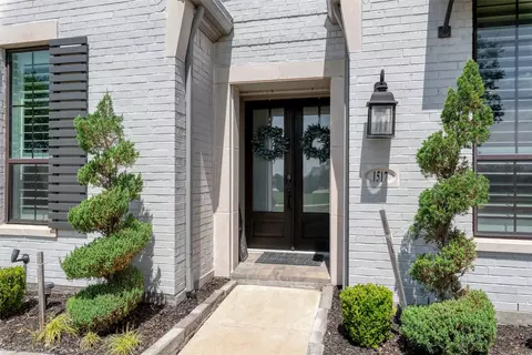 1517 Sampson Ln, Aubrey, TX 76227